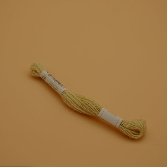 Broderigarn af økologisk uld, bleggul - Dear Atelier