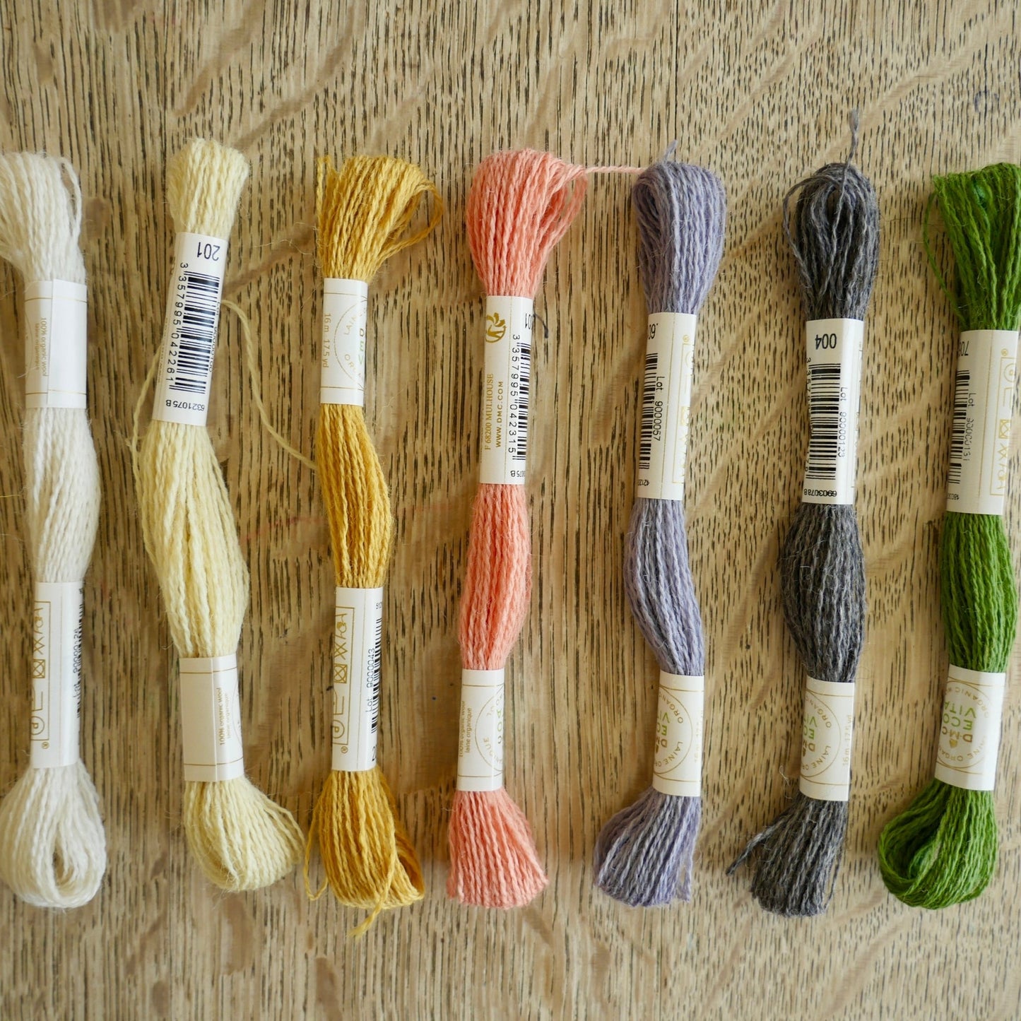 Broderigarn af økologisk uld, bleggul - Dear Atelier